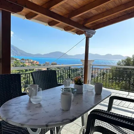 Apartment Assos Blue House *