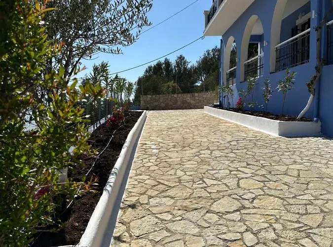 Apartment Assos Blue House *