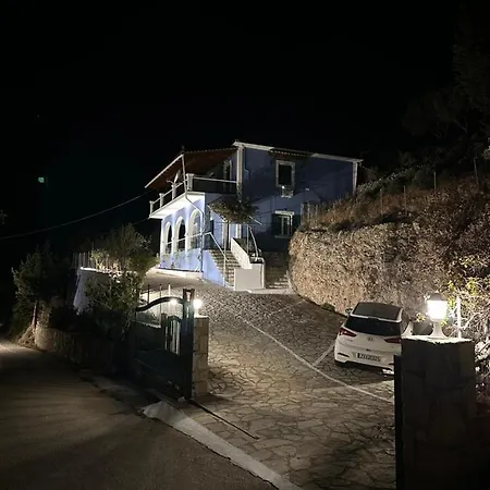 Appartement Assos Blue House *